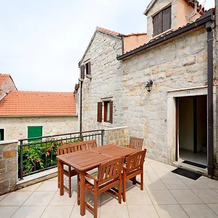 House Teo Vrboska