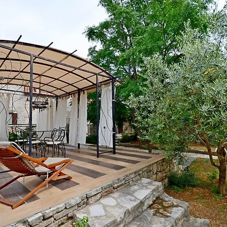 House Teo Vrboska